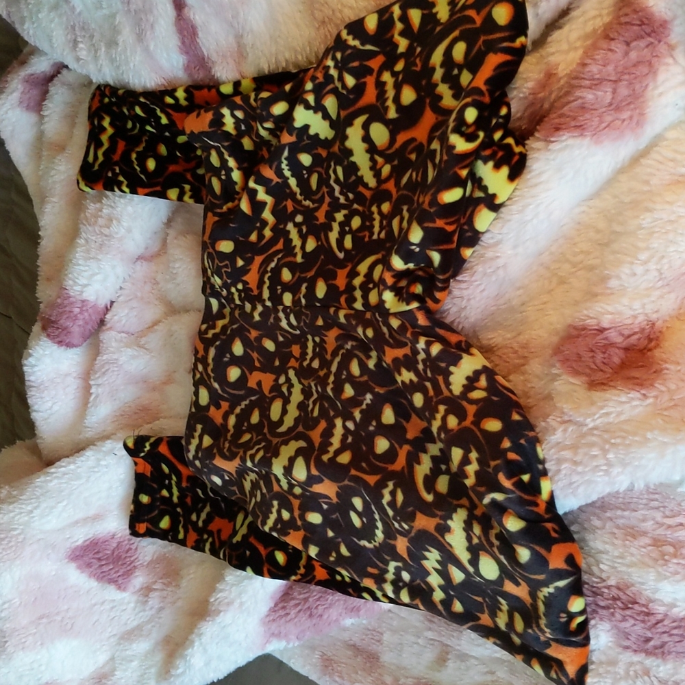 Halloween jack-o'-lantern pumpkin fuzzy leggings LIKE NEW